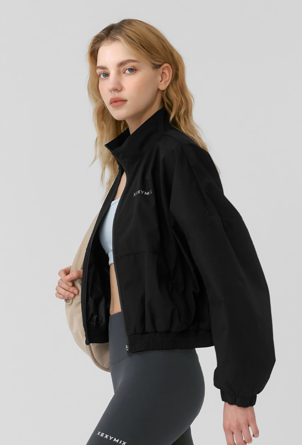 Light Highneck Crop Jumper - Black
