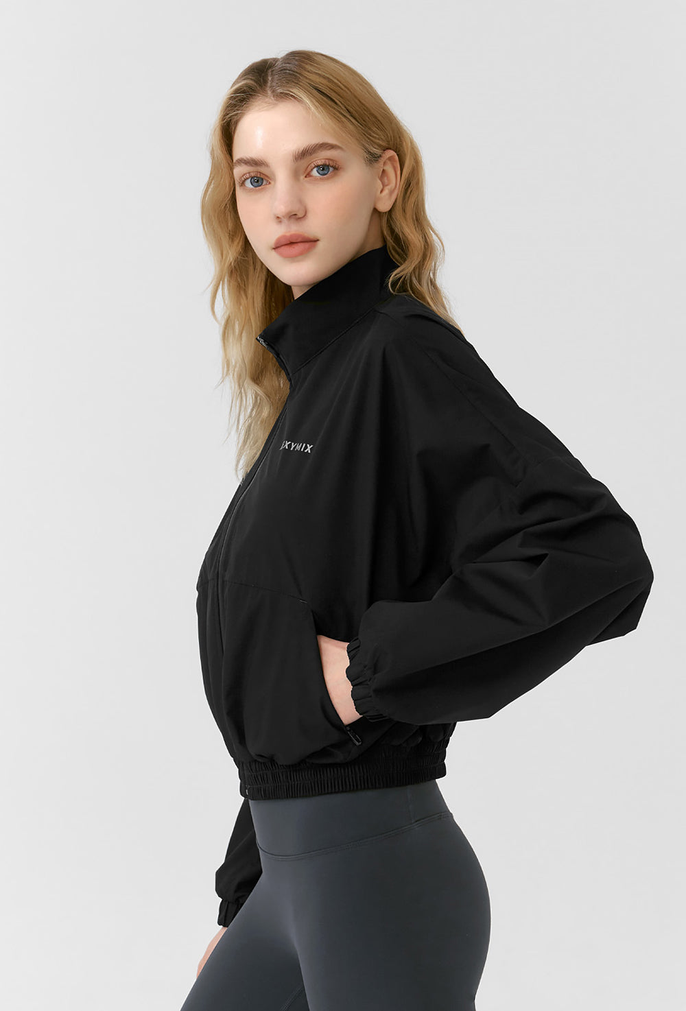 Light Highneck Crop Jumper - Black