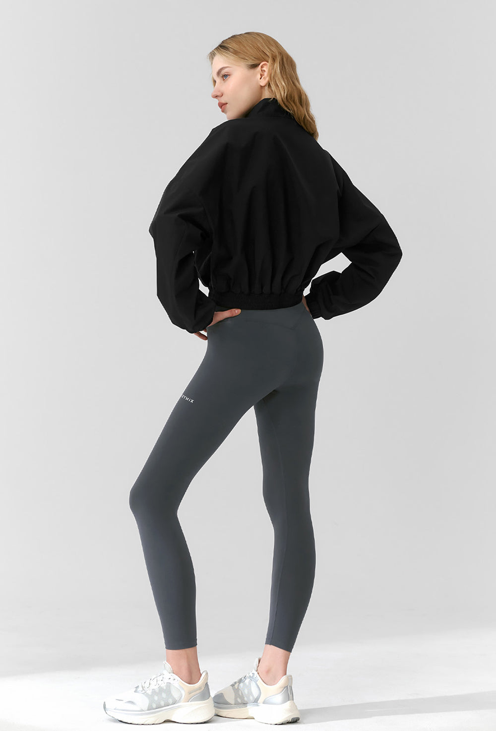 Light Highneck Crop Jumper - Black