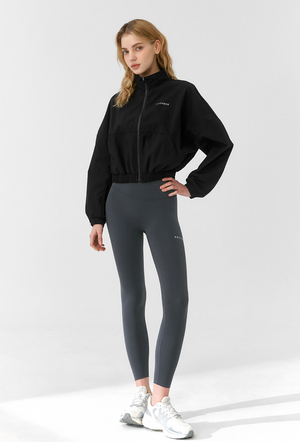 Light Highneck Crop Jumper - Black
