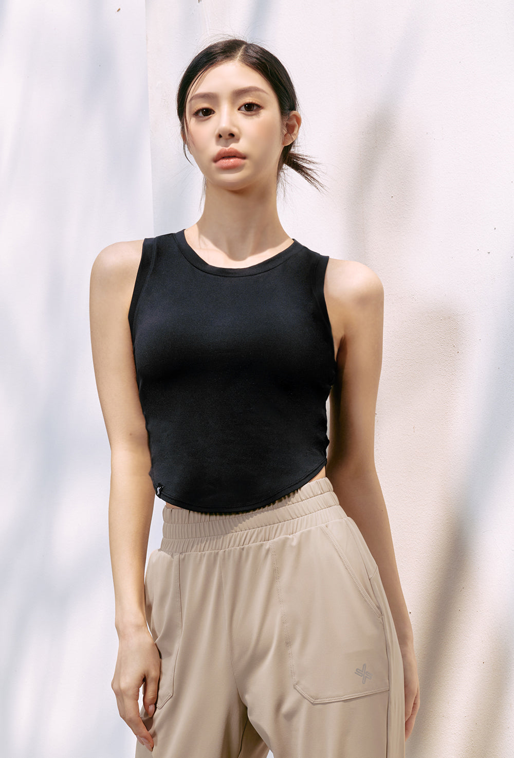 XELLA Light Round Sleeveless - Black