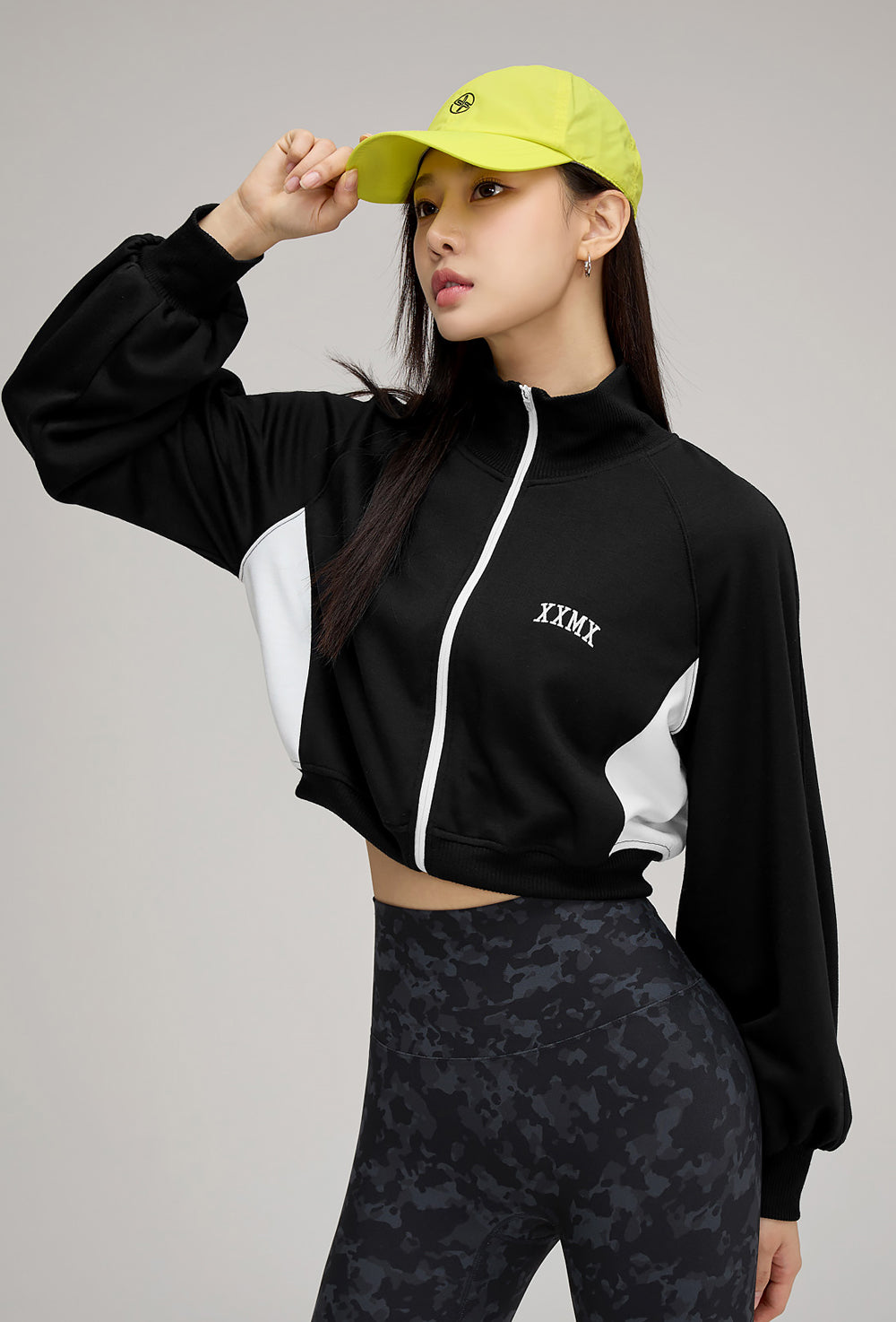 Mellow Color Block Zip-Up Jacket - Black