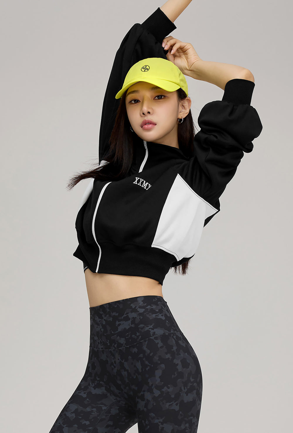 Mellow Color Block Zip-Up Jacket - Black