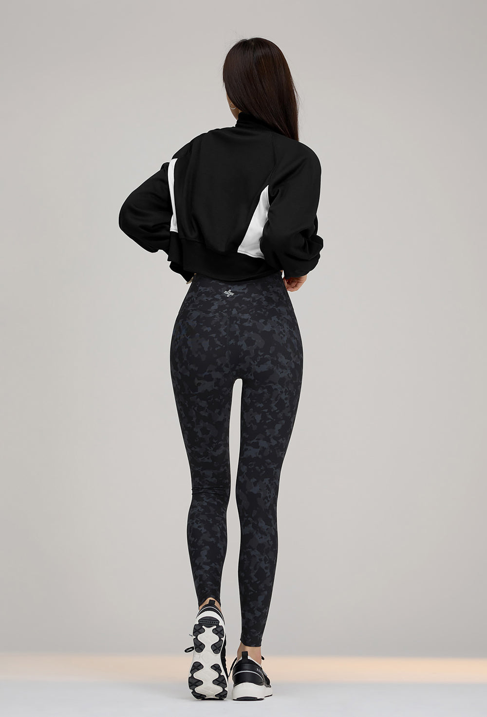 Mellow Color Block Zip-Up Jacket - Black