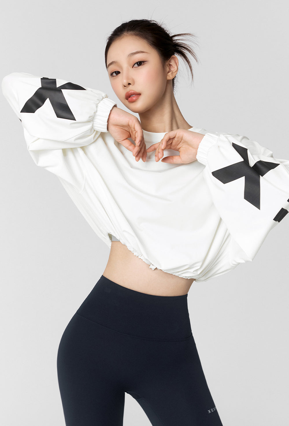 Lettering Loose-Fit Cropped Sweatshirt in - Off White