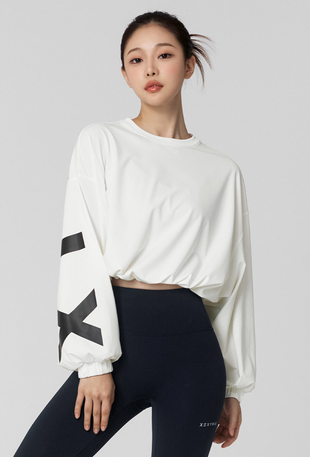 Lettering Loose-Fit Cropped Sweatshirt in - Off White