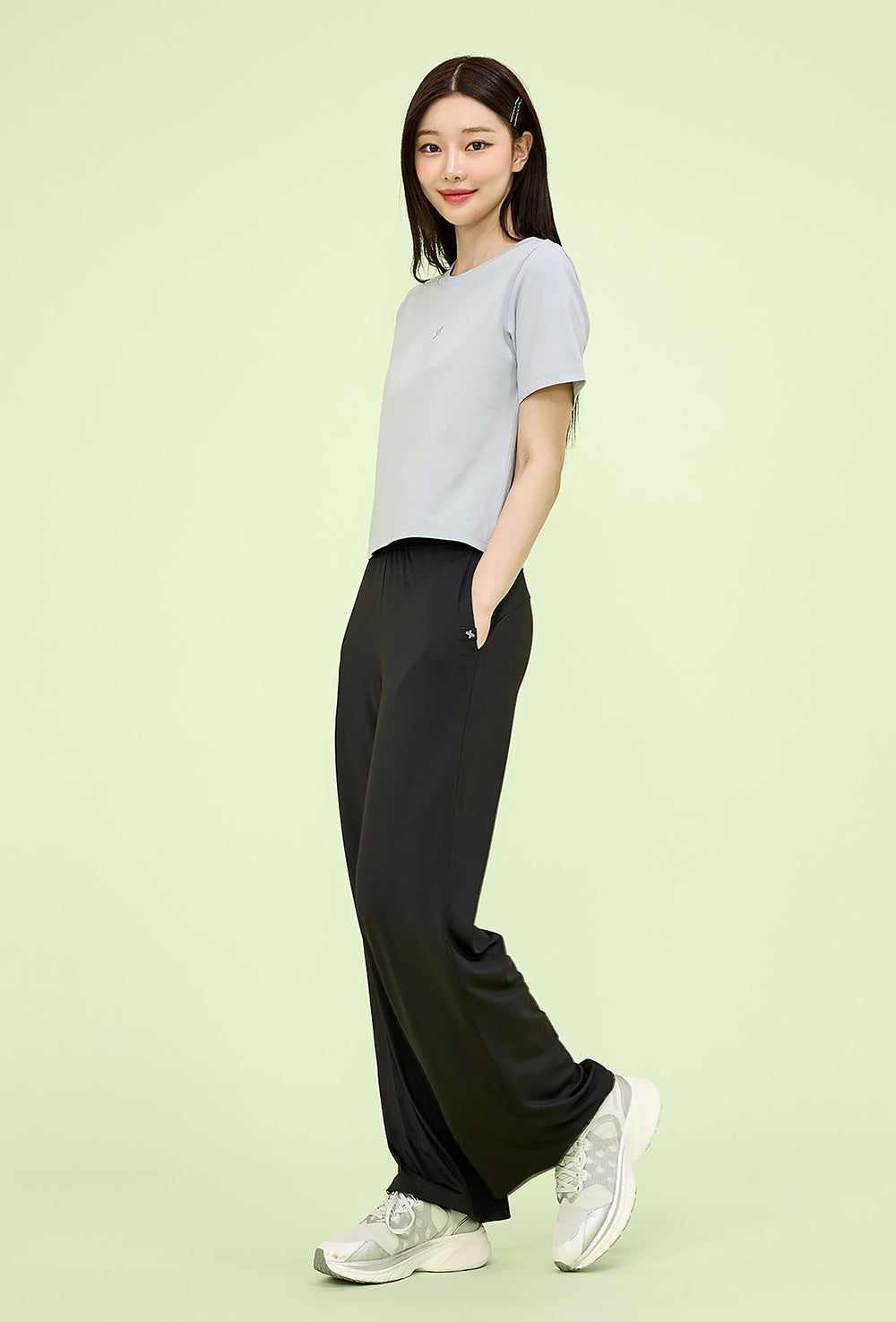 Medium Feather Cooling Wide Pants - Black