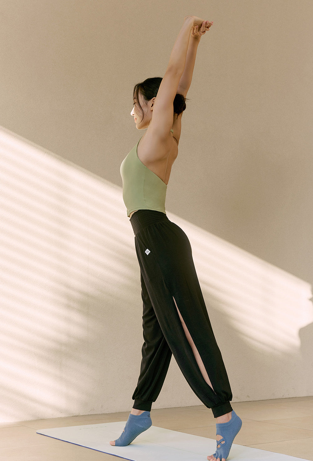 Soft Halter Yoga Top - Mistletoe Green
