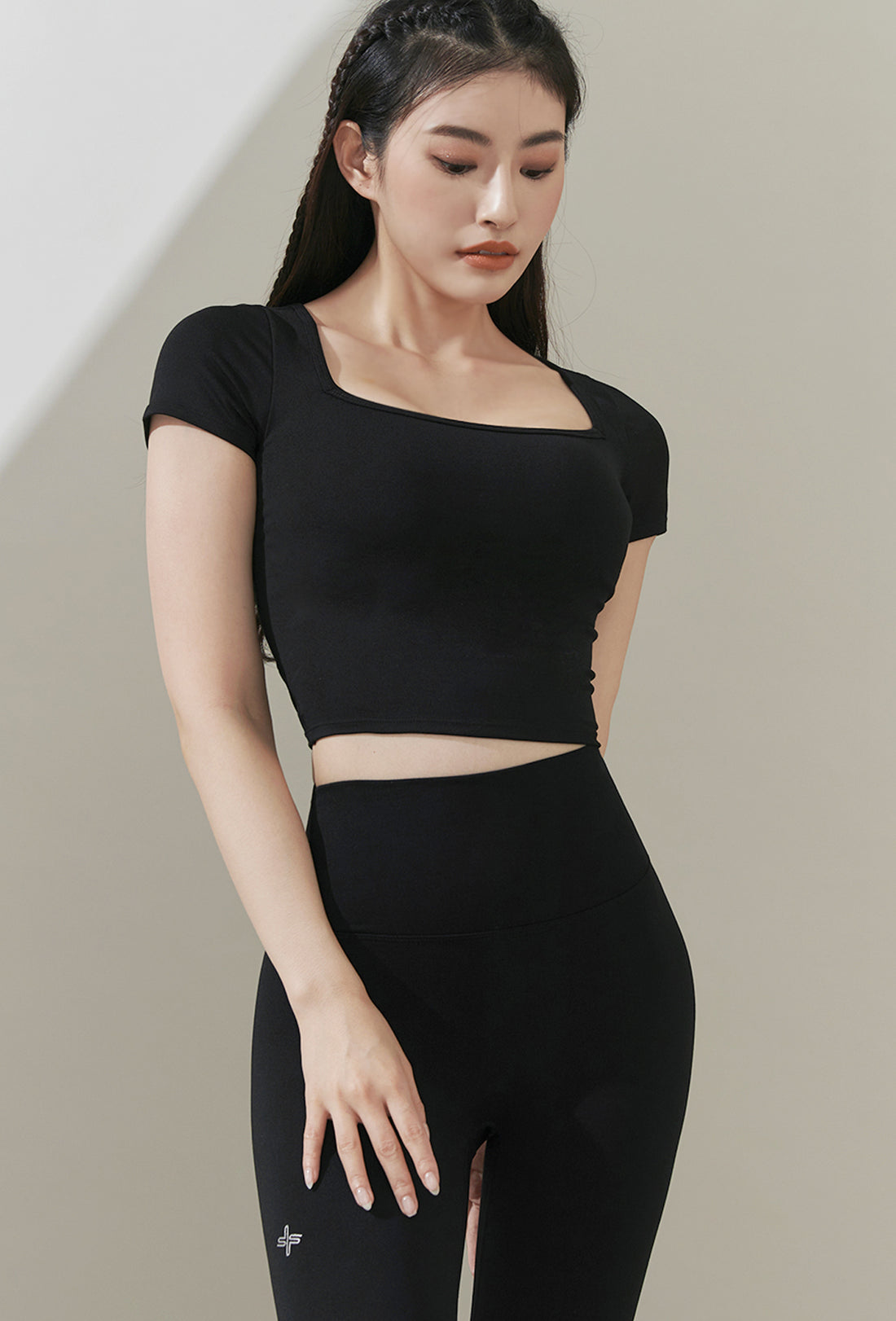 XELLA™ Intention Wide Square Croptop - Black