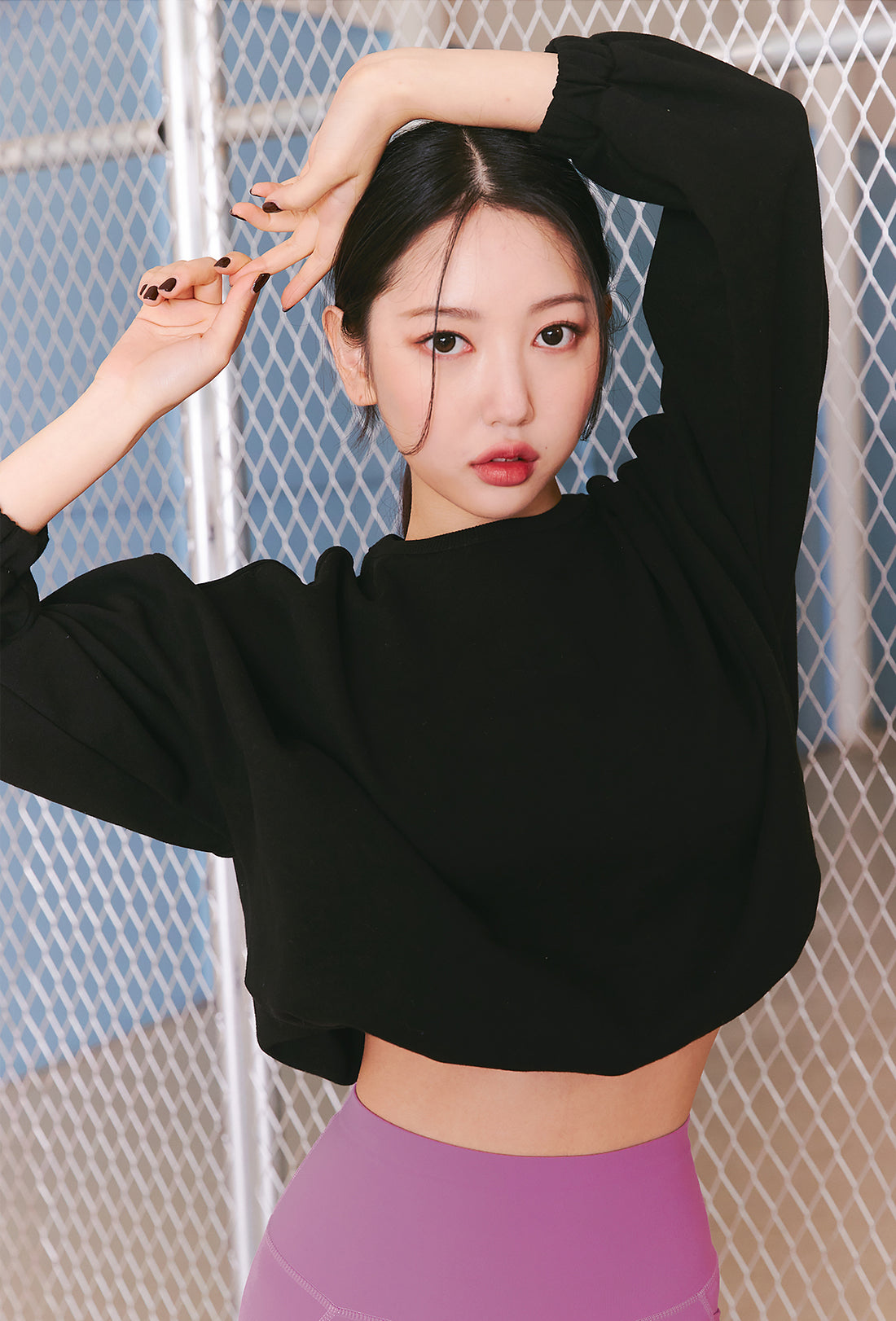 XEXYMIX Balloon Crop Lettering Sweatshirt - Black