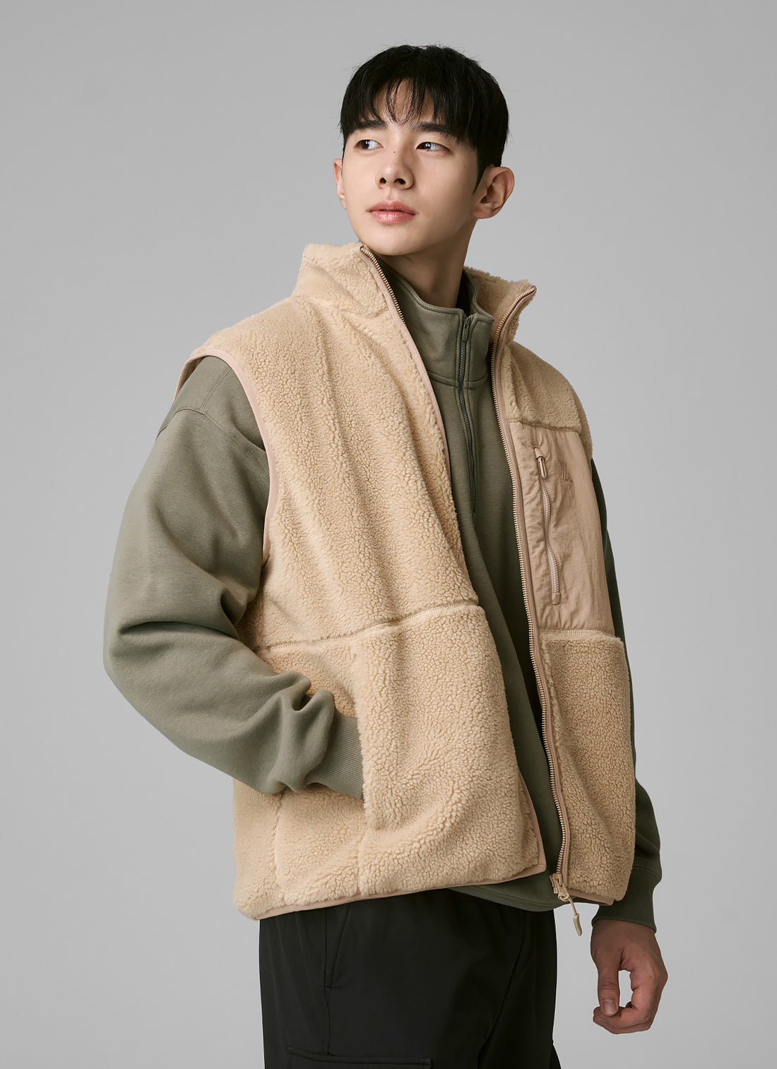 Multi-Pocket Fleece Vest - Beige