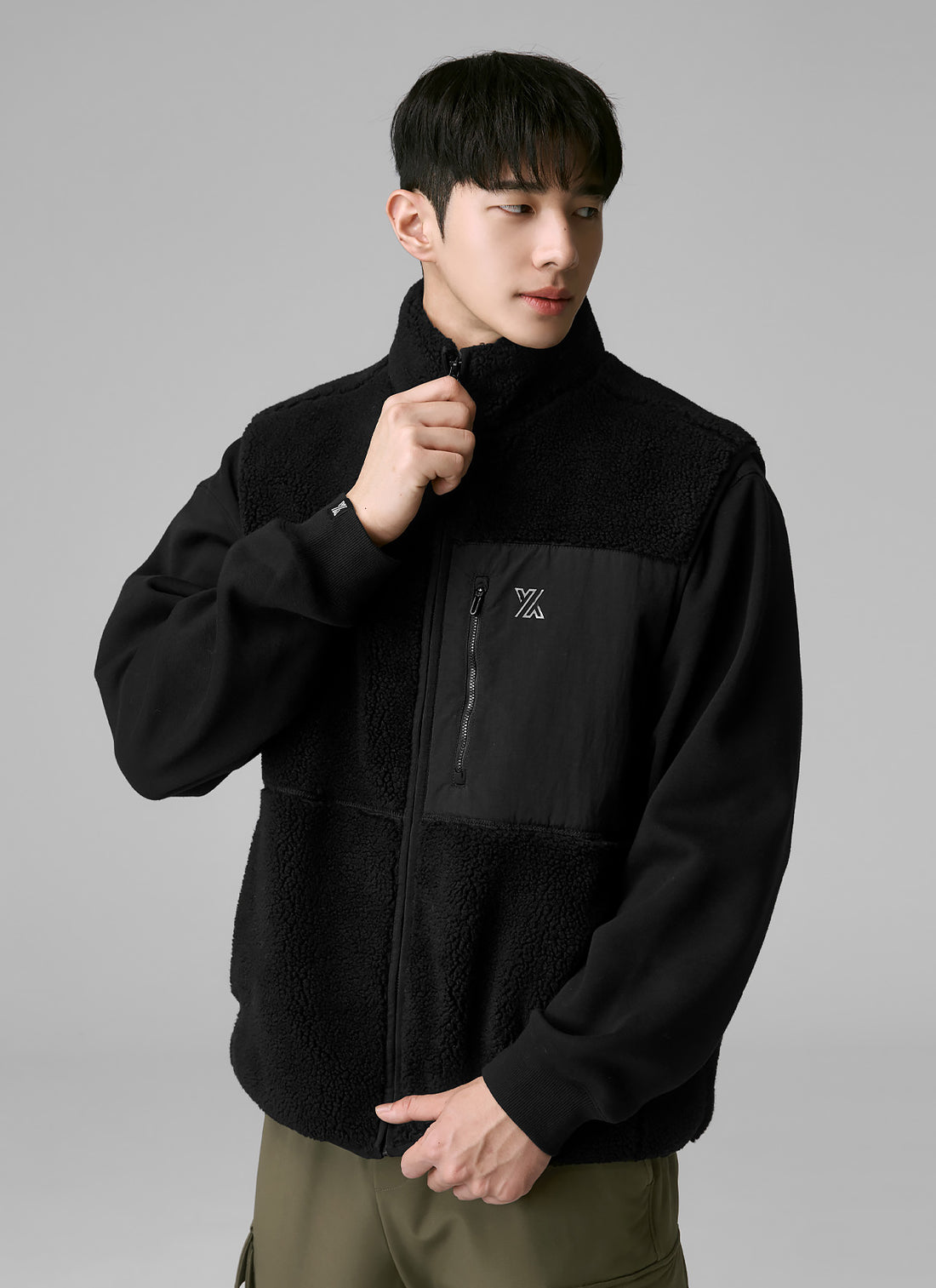 Multi-Pocket Fleece Vest - Black
