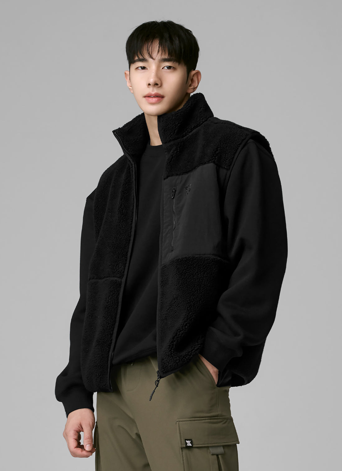 Multi-Pocket Fleece Vest - Black