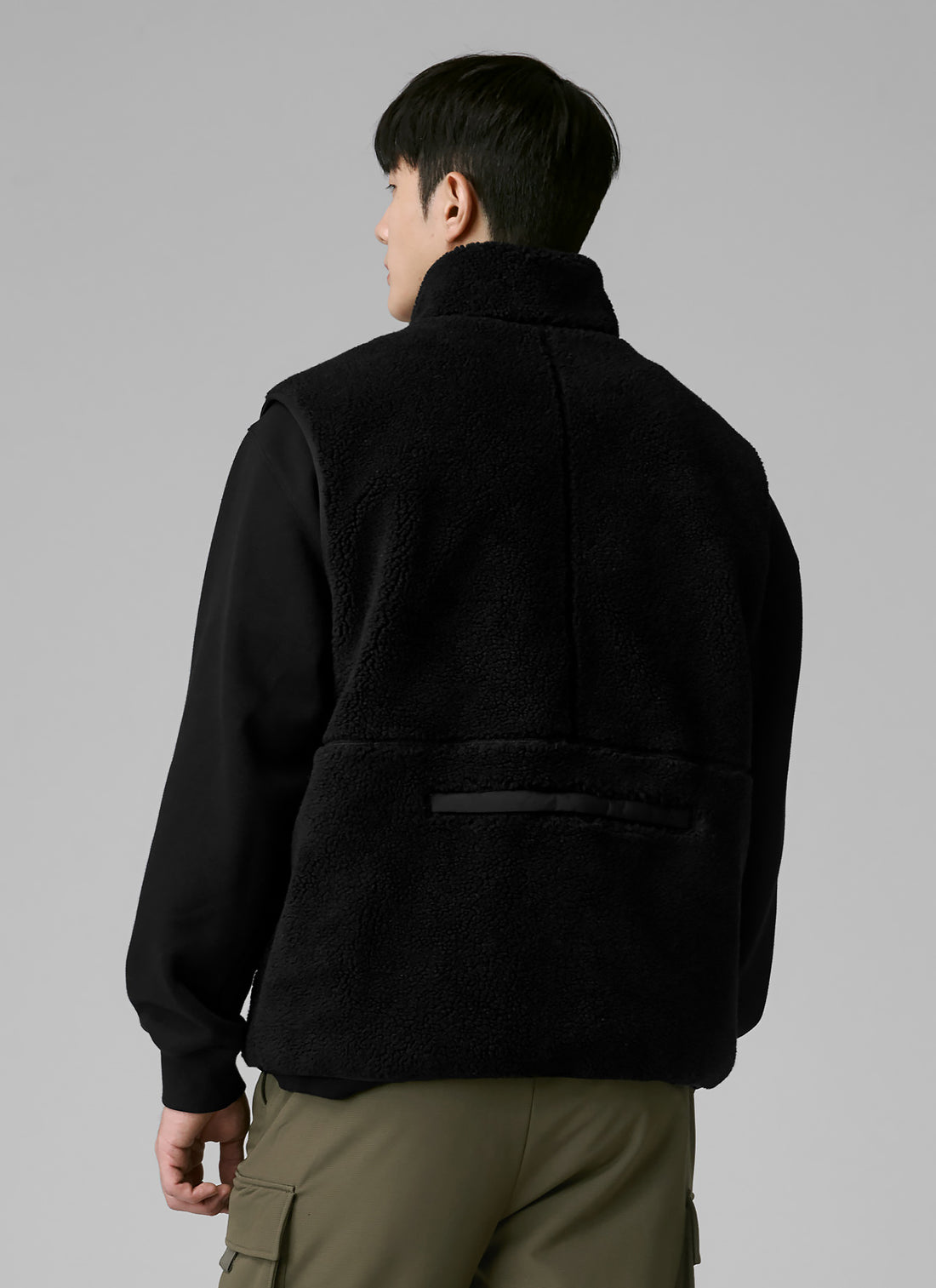 Multi-Pocket Fleece Vest - Black