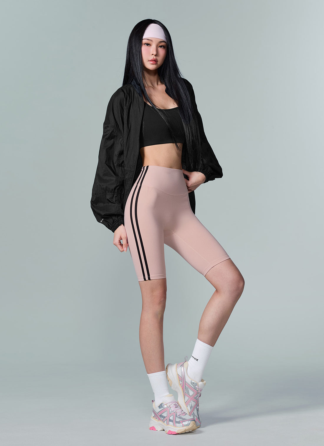 Light Ventilation Windbreaker - Black