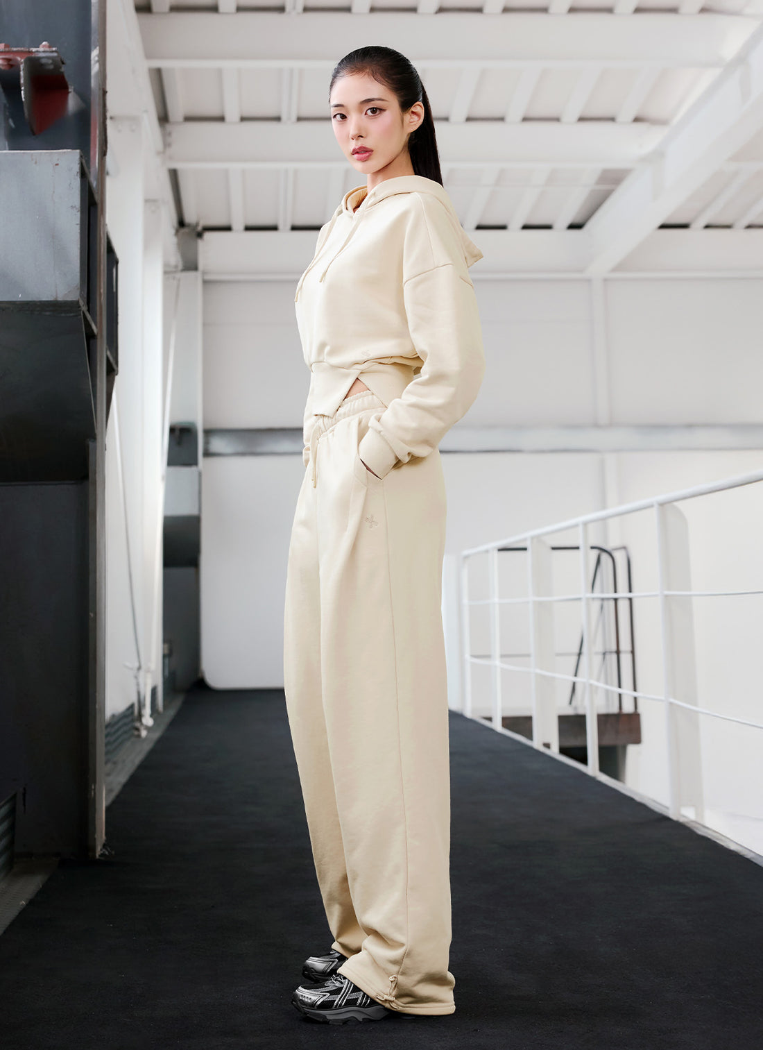 Softree Pintuck Wide Pants - Tarte Beige