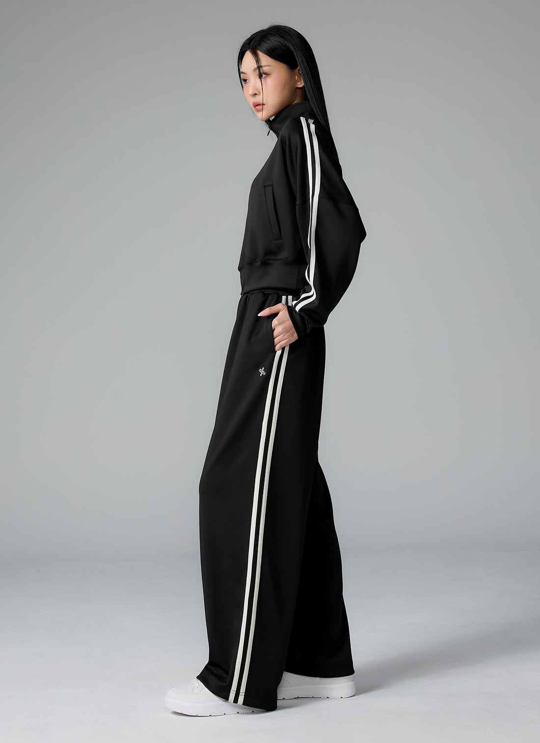 More Trackline Wide Pants - Black