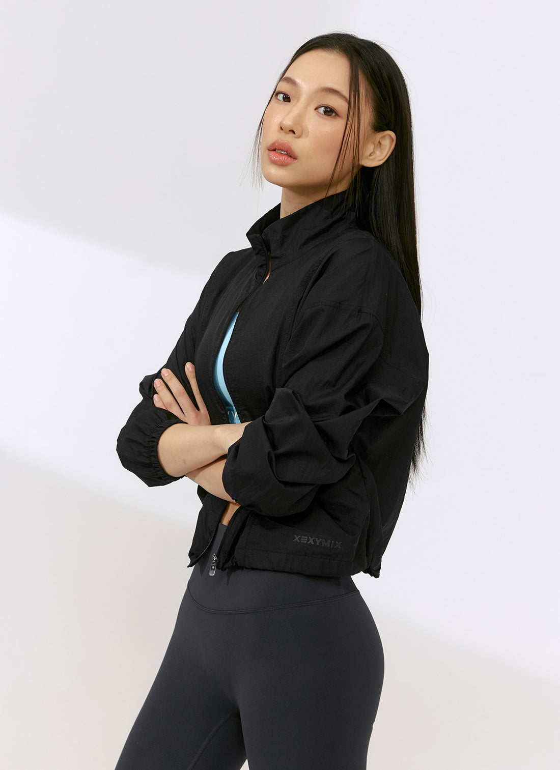Airy Highneck Crop Windbreaker - Black