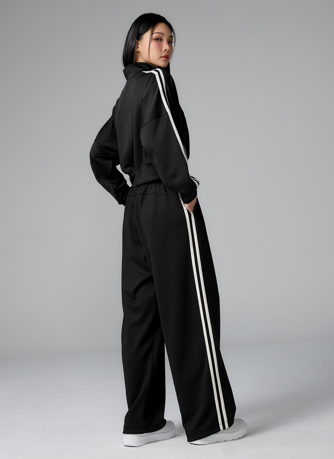 More Trackline Wide Pants - Black