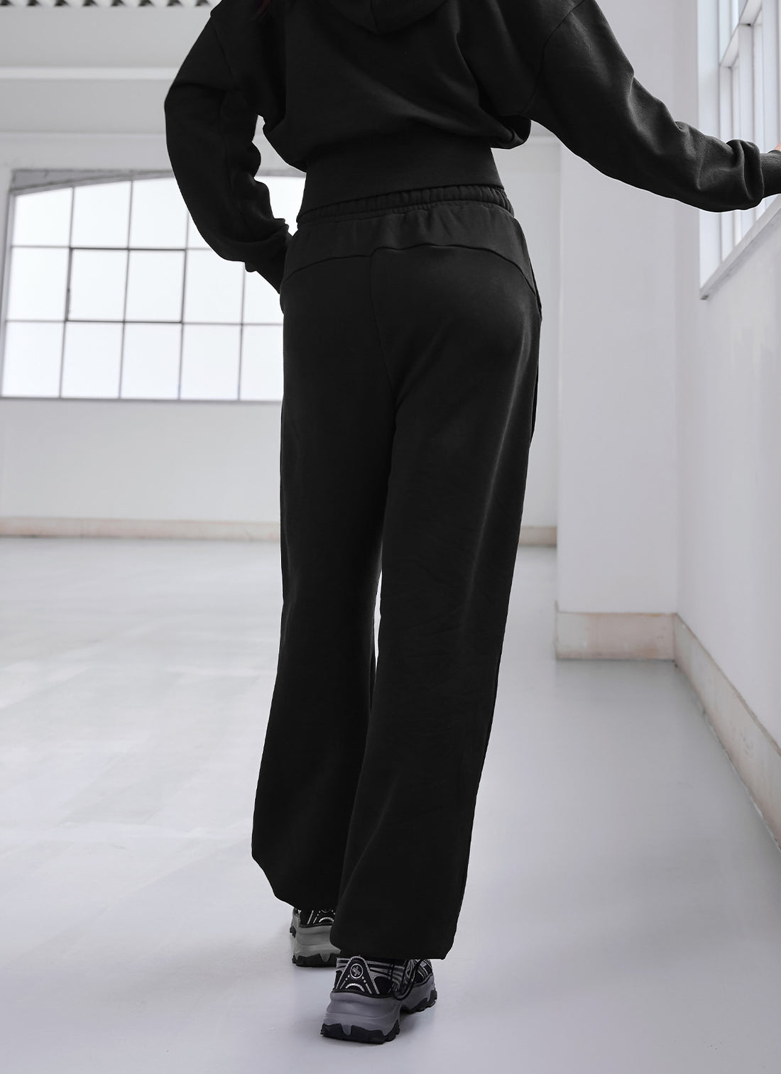 Softree Pintuck Wide Pants - Black