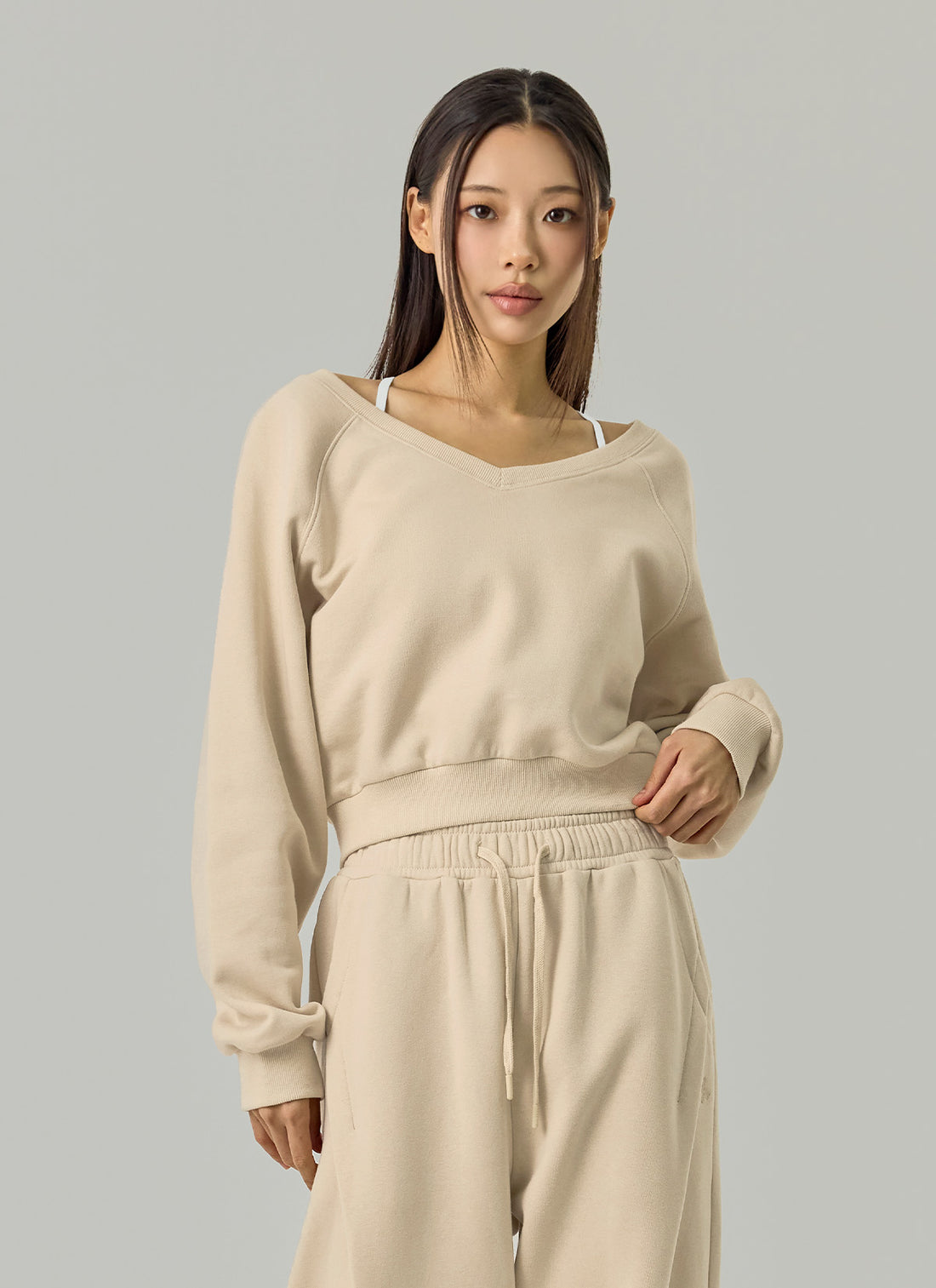 Softly Napping V-neck Crop Sweat Shirts - Lust Beige