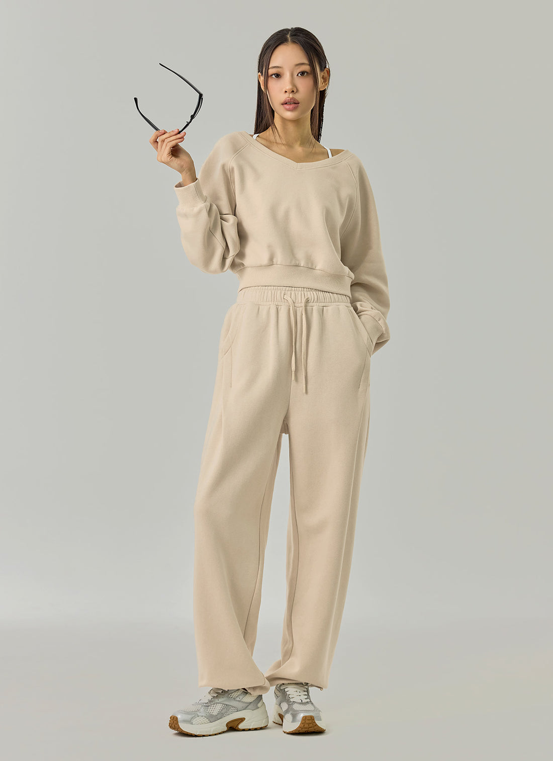 Softly Napping V-neck Crop Sweat Shirts - Lust Beige
