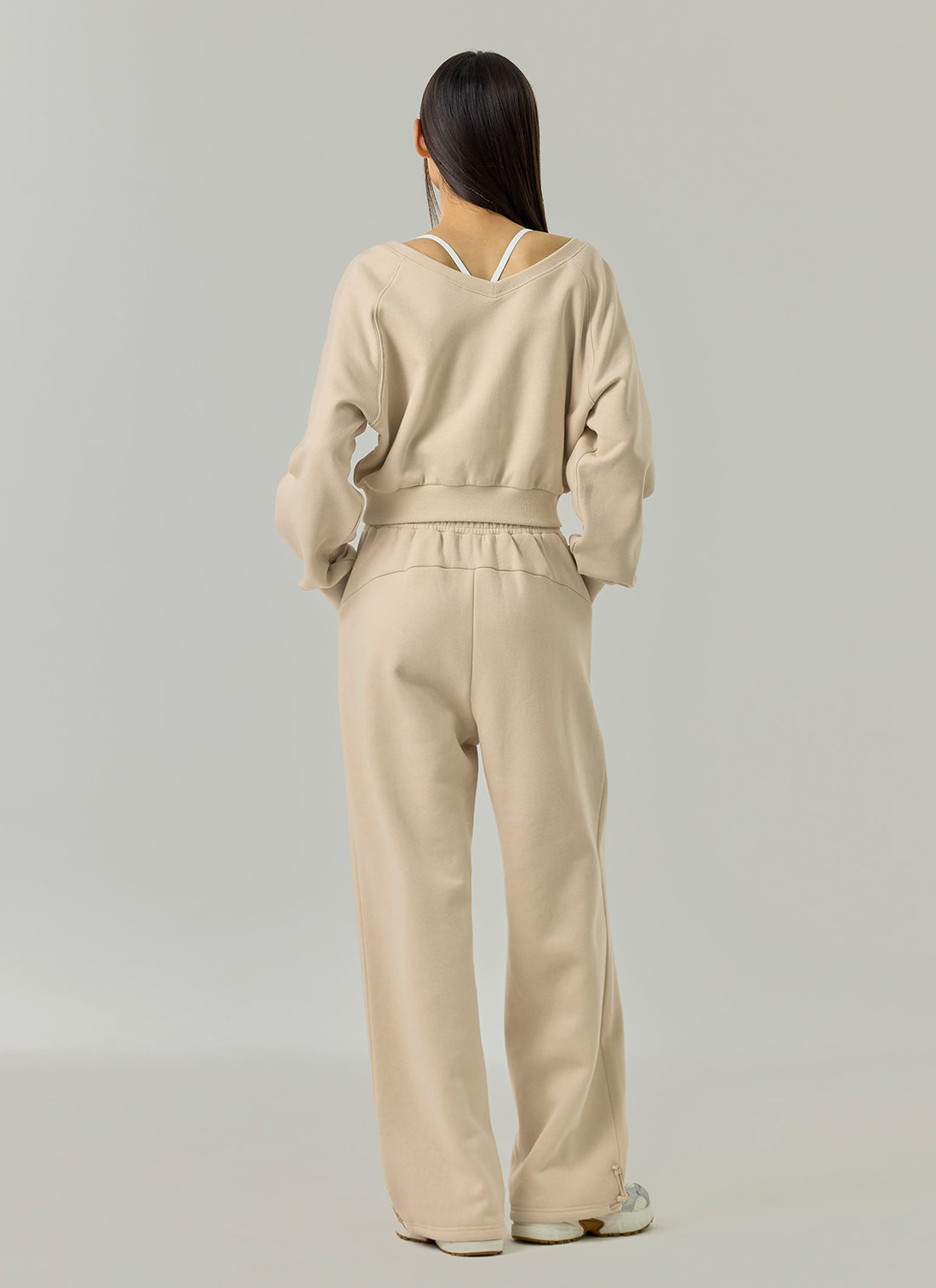 Softly Napping V-neck Crop Sweat Shirts - Lust Beige