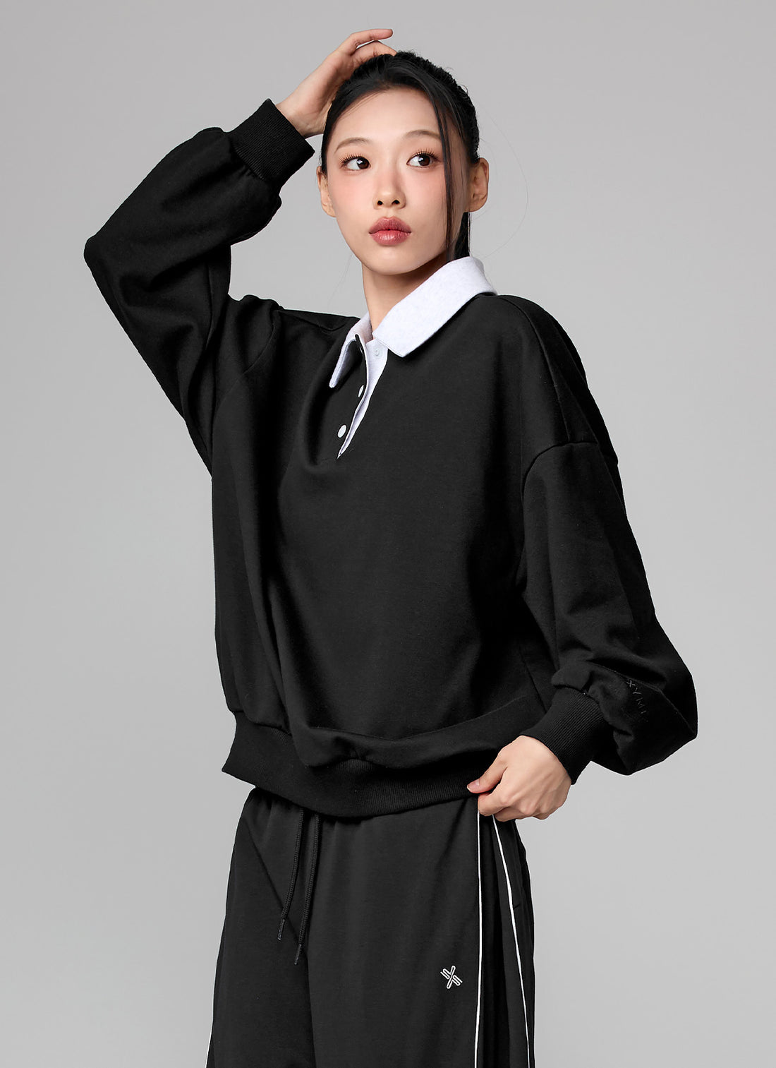 Color Combination Kara Loose Fit Man to man - Black