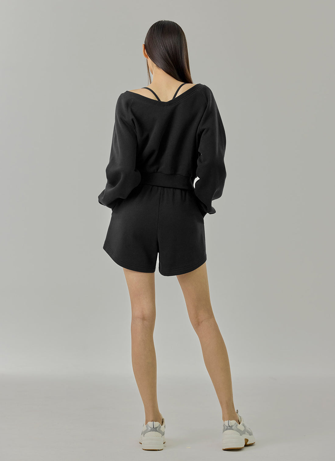 Softly Napping V-neck Crop Sweat Shirts - Black