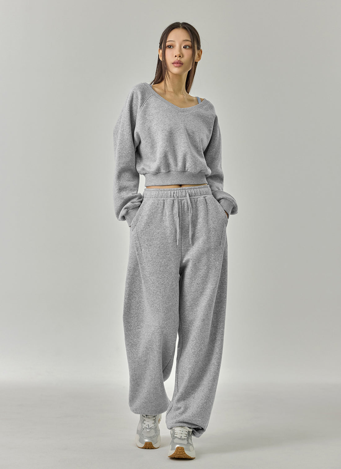 Softly Napping V-neck Crop Sweat Shirts - Melange Gray