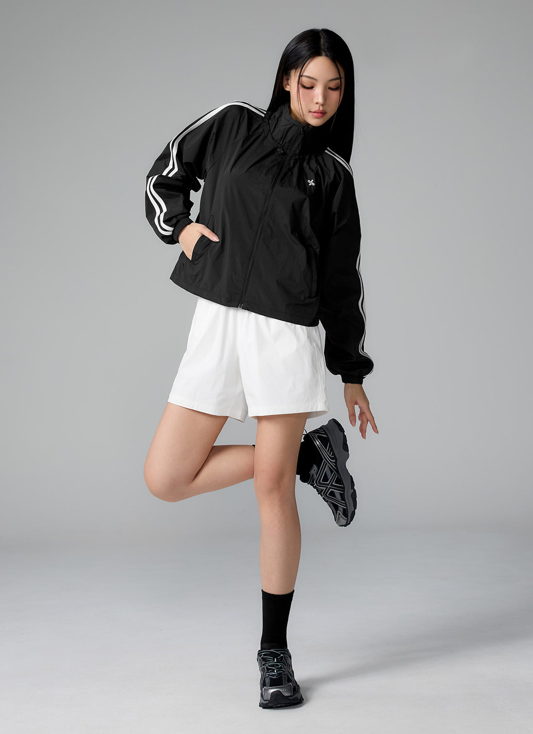 Sheer Light Trackline Windbreaker - Black