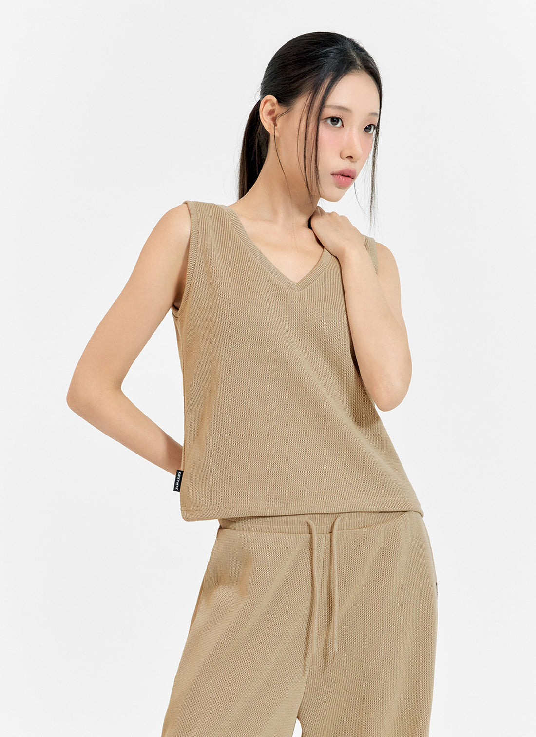 Cozy V-neck Sleeveless - Mellow Beige
