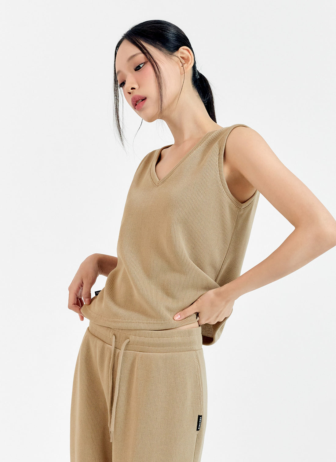 Cozy V-neck Sleeveless - Mellow Beige