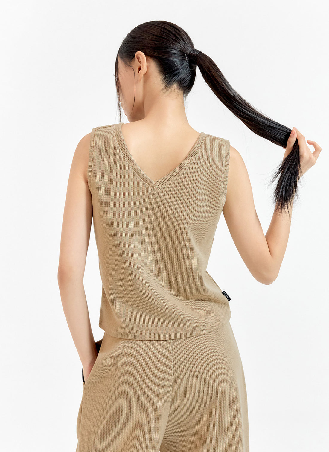 Cozy V-neck Sleeveless - Mellow Beige