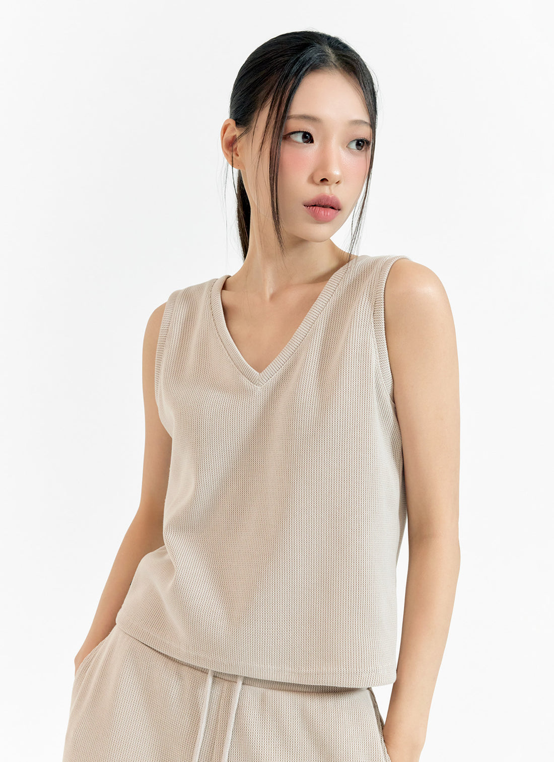 Cozy V-neck Sleeveless - Vanilla Beige