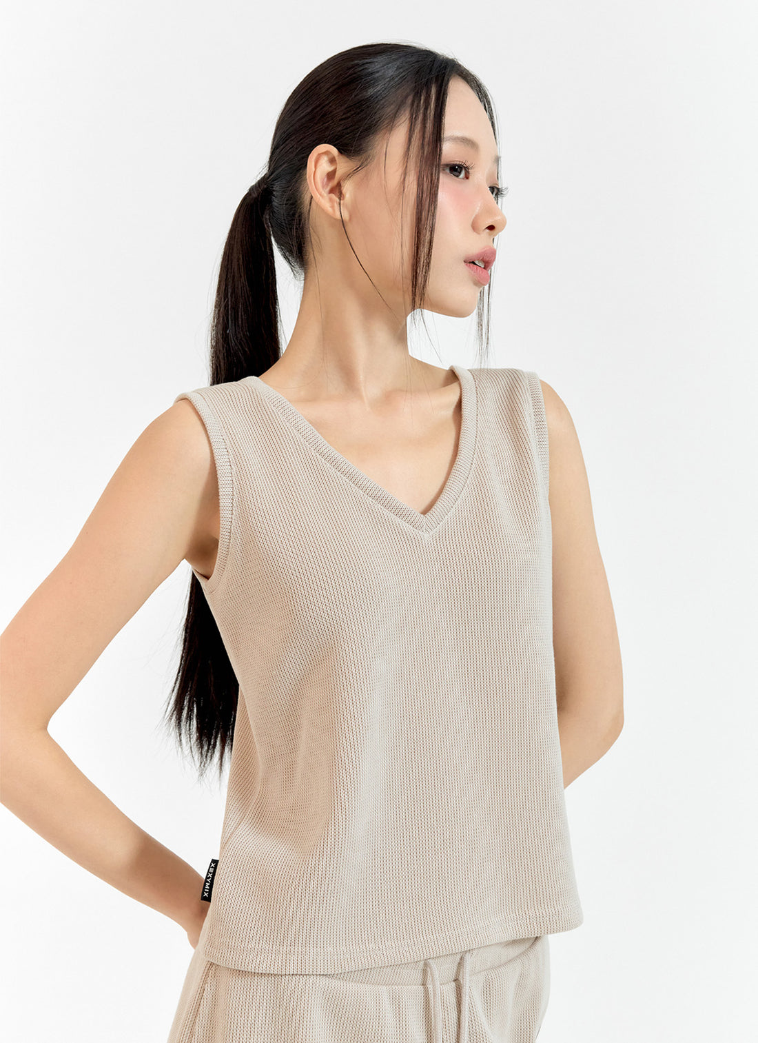 Cozy V-neck Sleeveless - Vanilla Beige