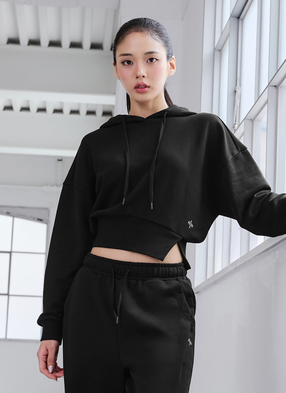 Softly One-Slit Crop Hoodie - Black