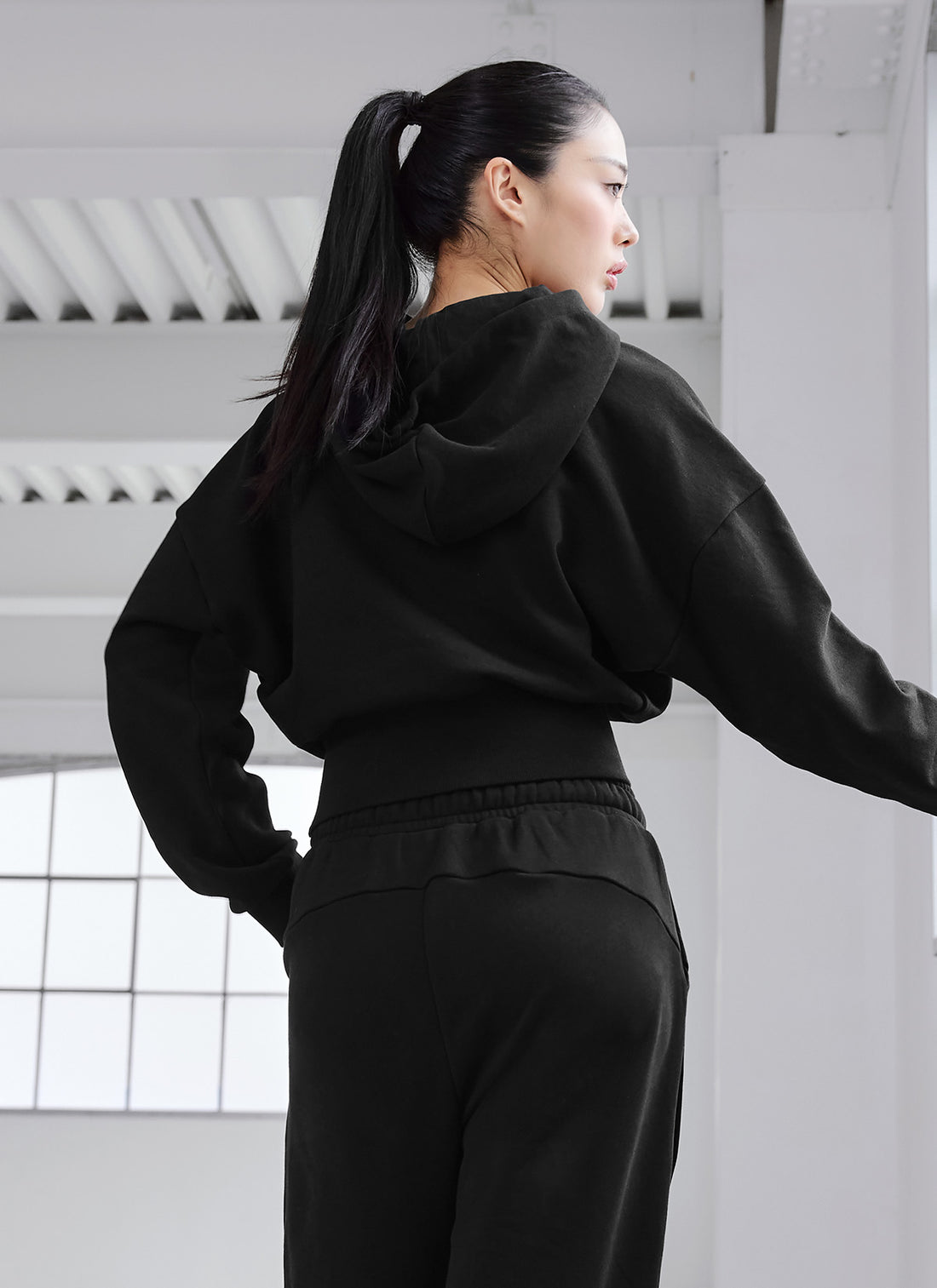 Softly One-Slit Crop Hoodie - Black