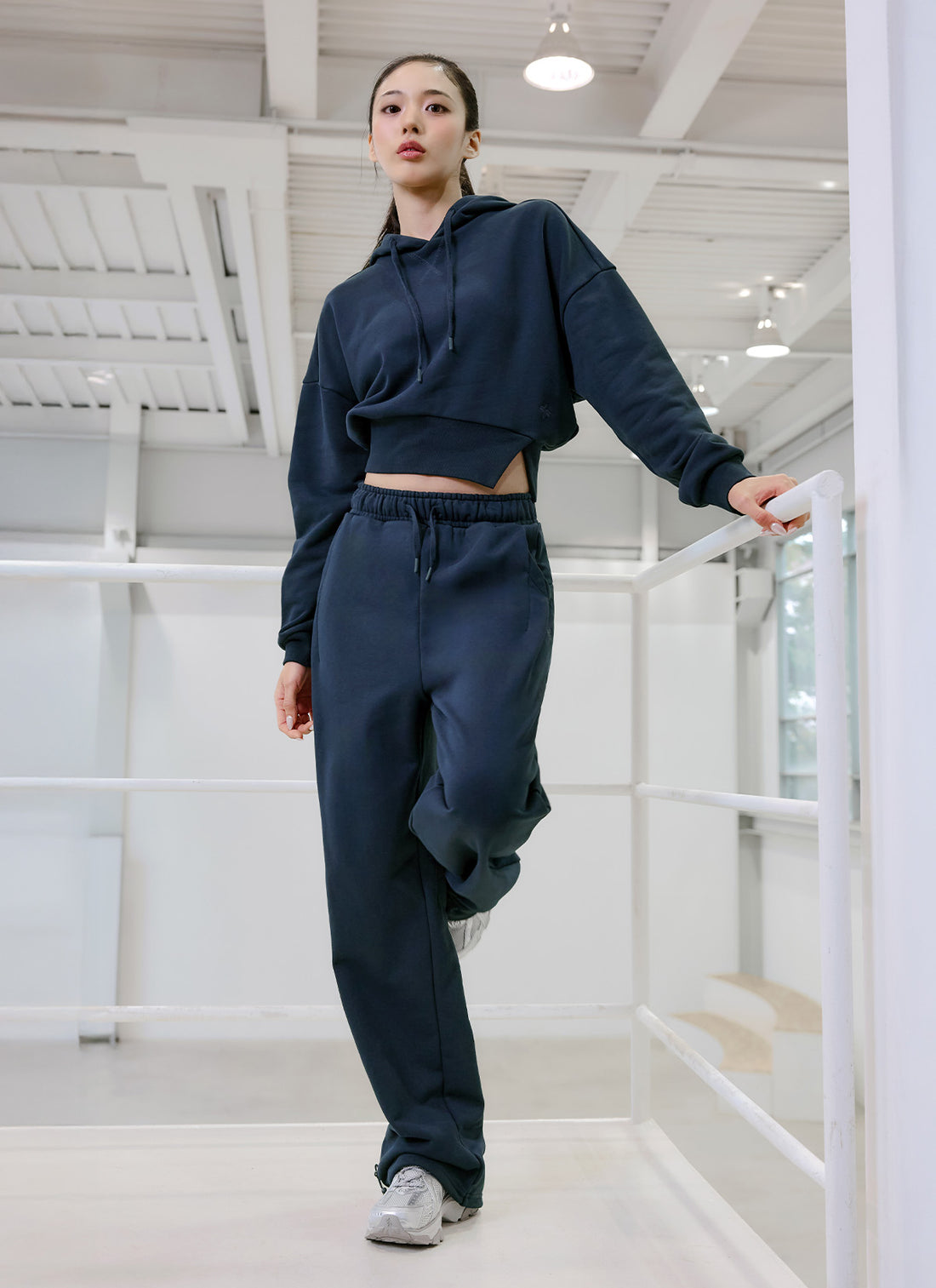 Softly One-Slit Crop Hoodie - Bermuda Navy