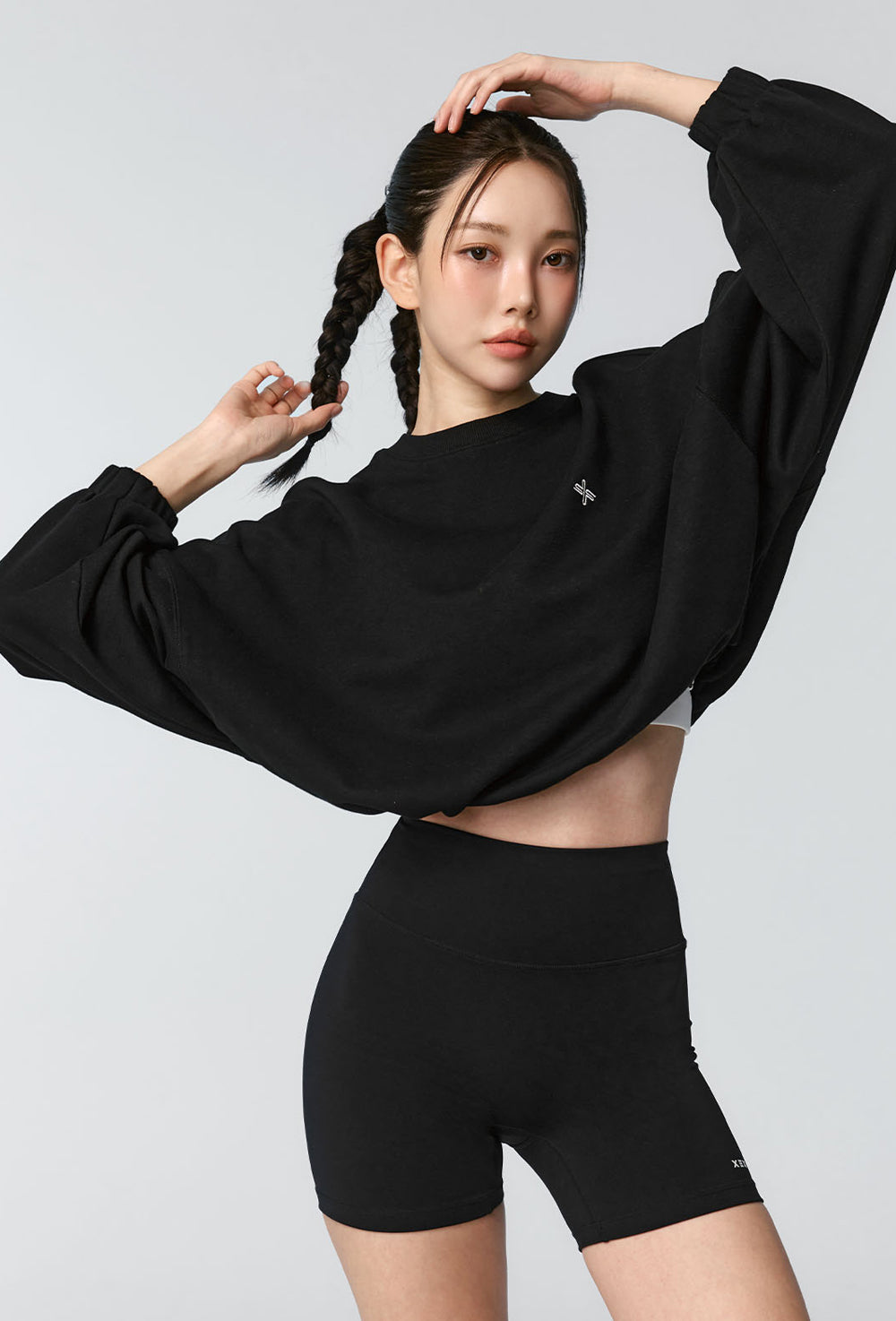 Fine Cotton Loose Fit Cropped Sweatshirt - Black