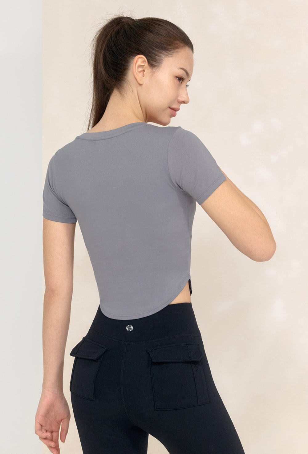 XELLA Light Round Crop Top - London Gray