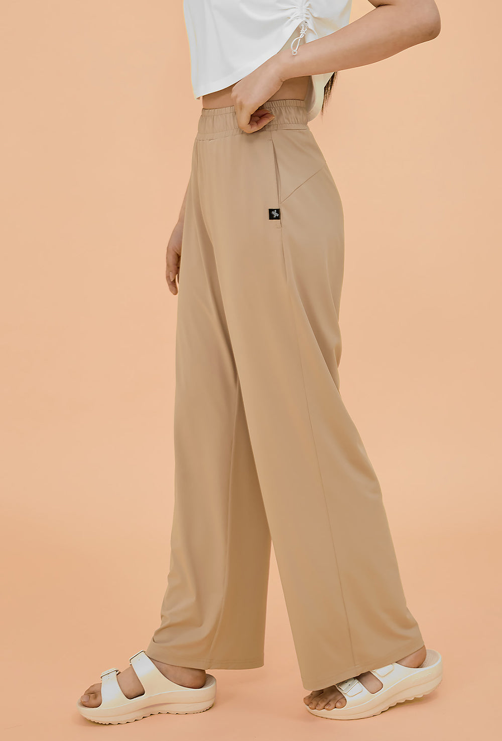 Medium Feather Cooling Wide Pants - Peanut Beige