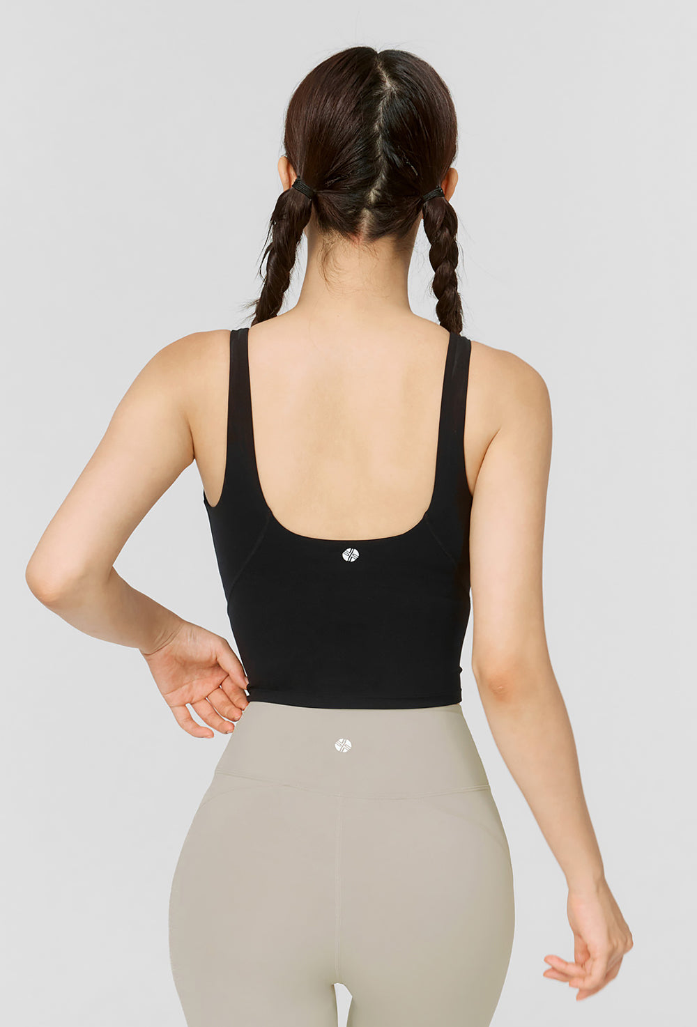 Black Label Signature Breathable V-Neck Crop - Black