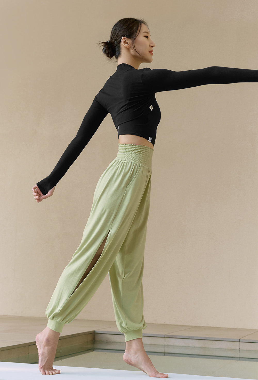 Slim fit Yoga Crop Bolero - Black – XEXYMIX Australia