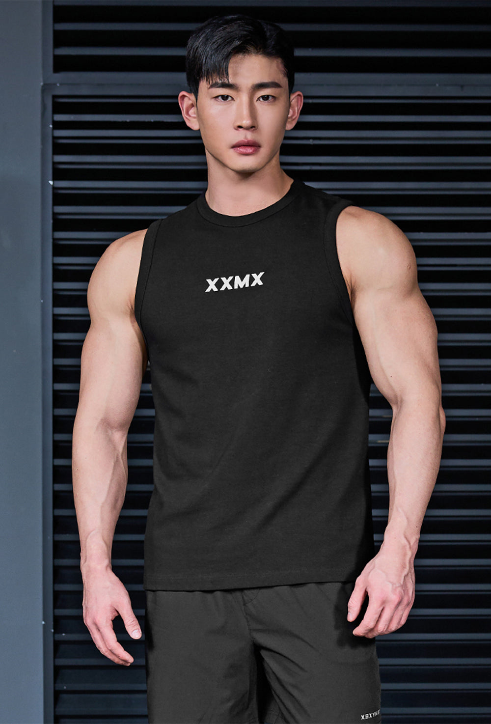 Muscle Fit Dual Sleeveless - Black